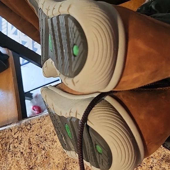 Timberland waterproof hoverlite women's 7 5 like new condition very warm - Picture 3 of 4